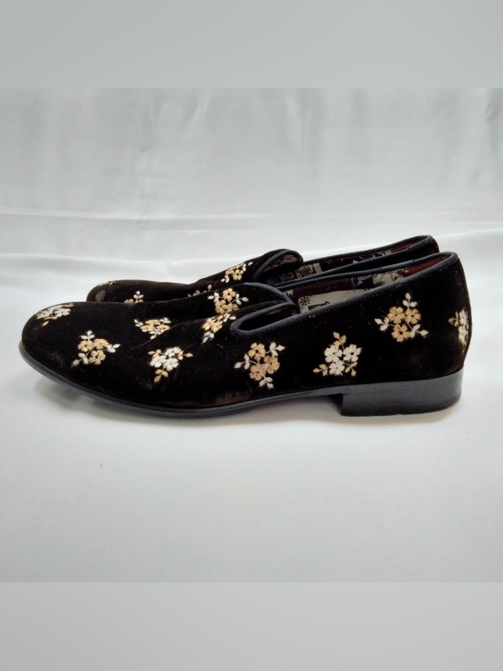 Dolce & Gabbana Black Velvet Floral Embroidered Slip-On Loafers - Picture 9 of 9